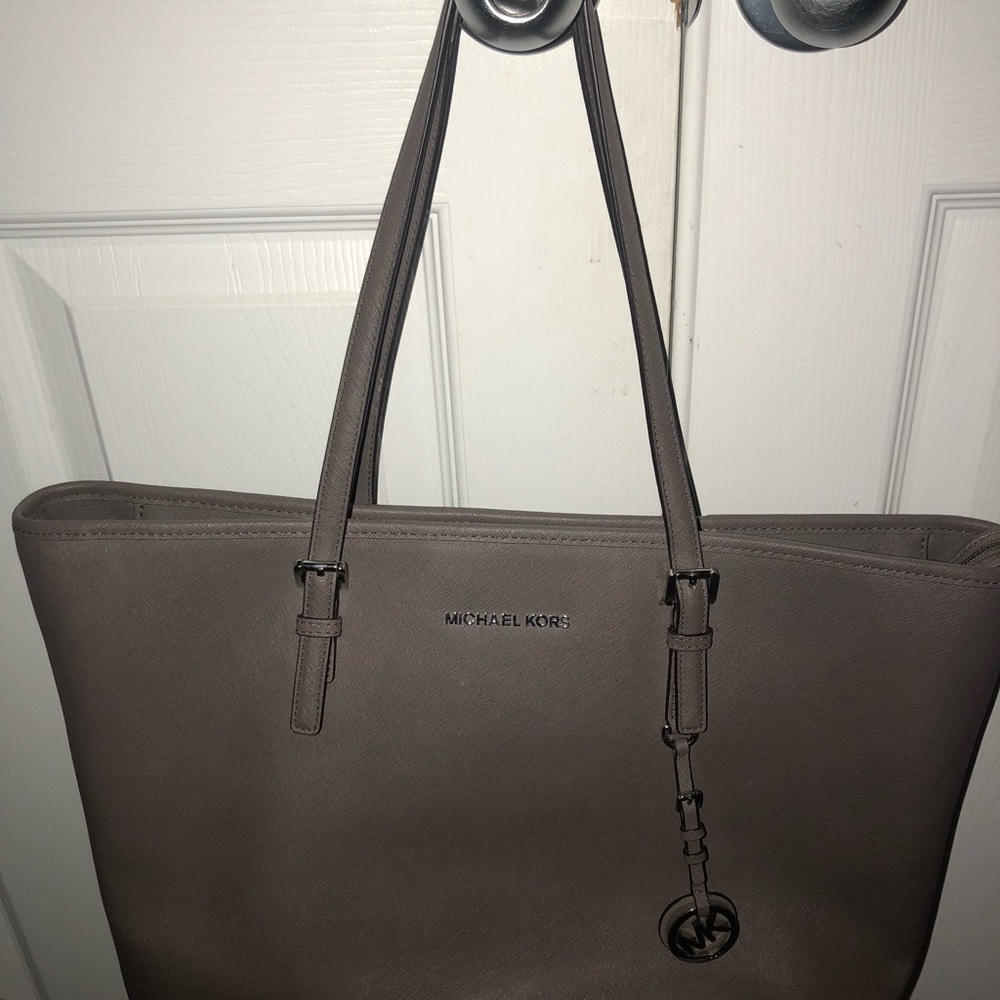 Michael Kors Tote purse - Picture 5 of 8